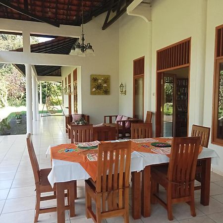 Guesthouse Rumah Senang Kalibaru Extérieur photo