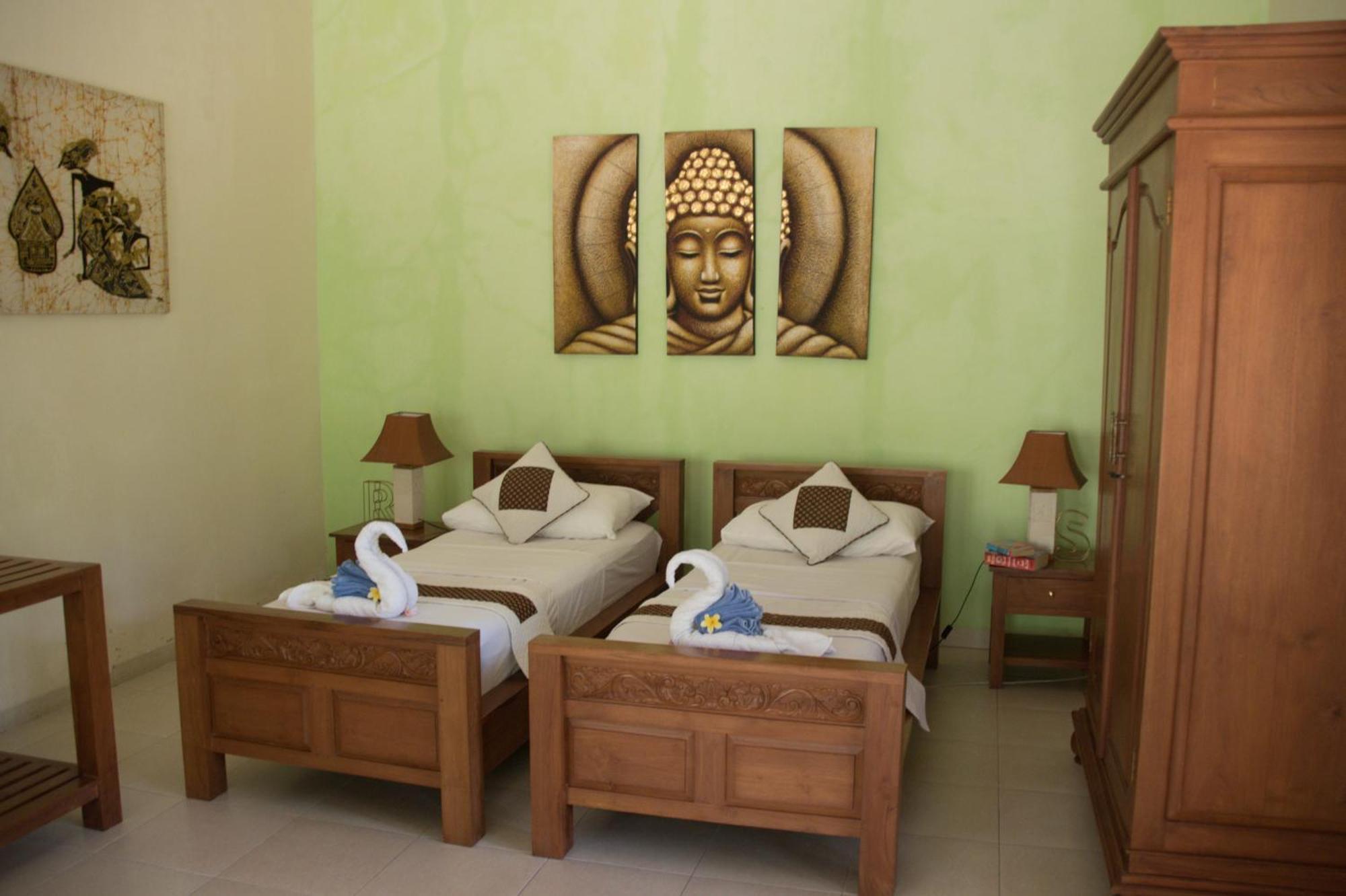 Guesthouse Rumah Senang Kalibaru Extérieur photo