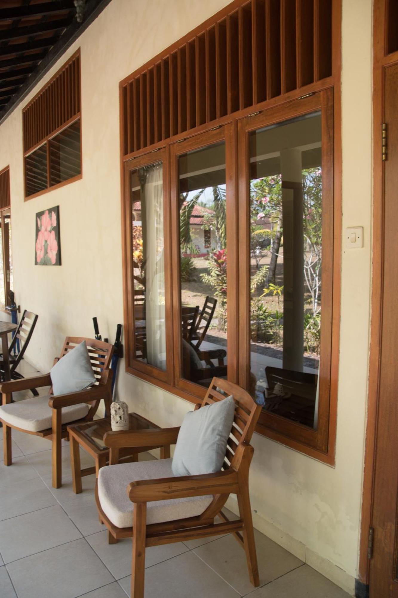 Guesthouse Rumah Senang Kalibaru Extérieur photo