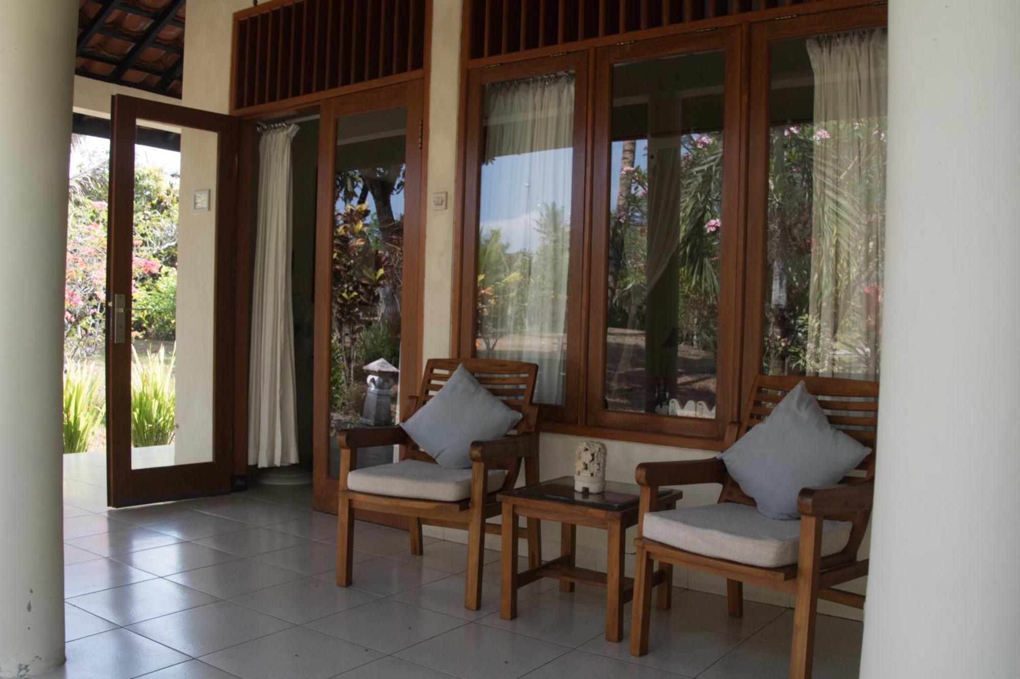 Guesthouse Rumah Senang Kalibaru Extérieur photo