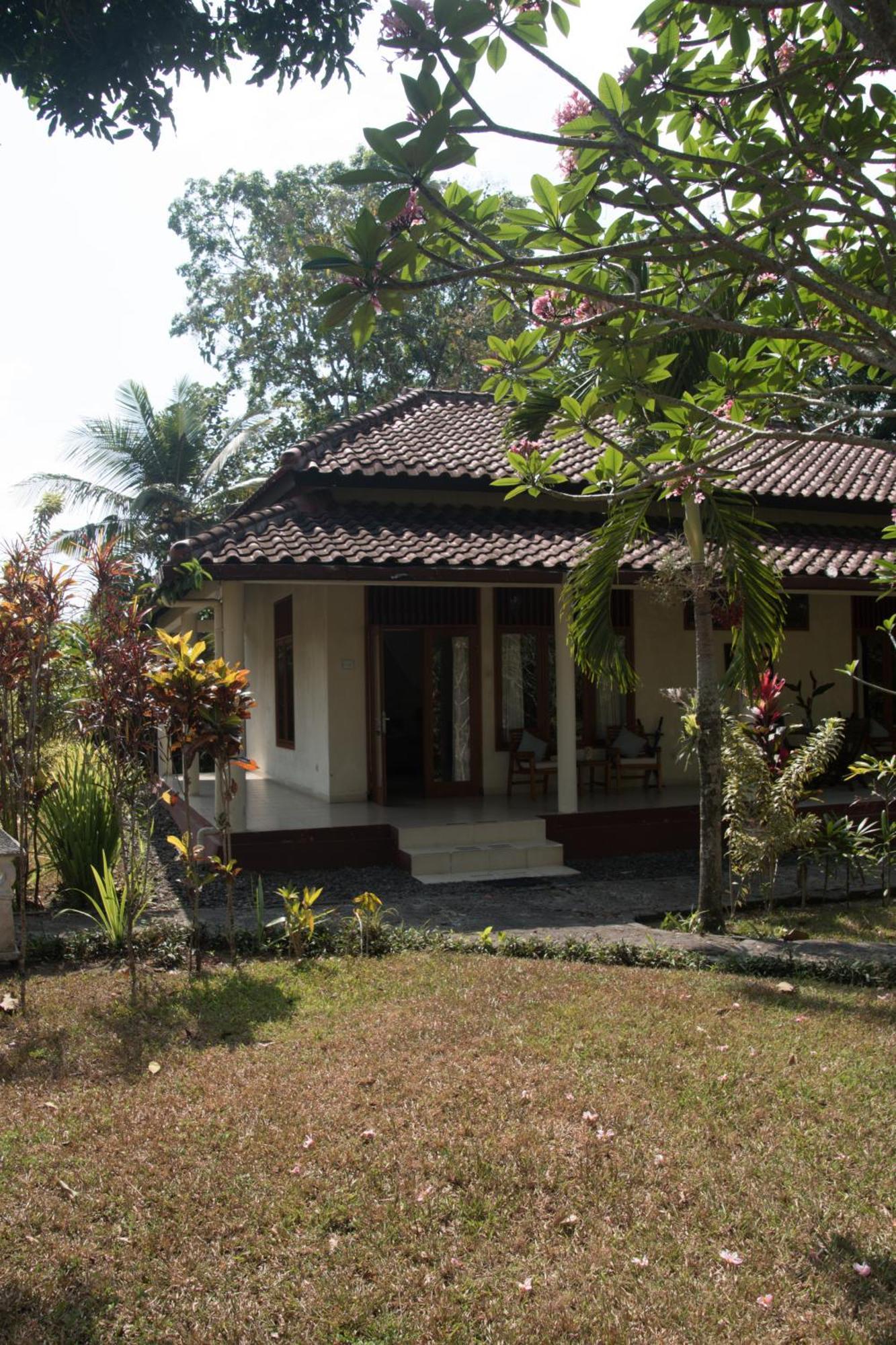 Guesthouse Rumah Senang Kalibaru Extérieur photo