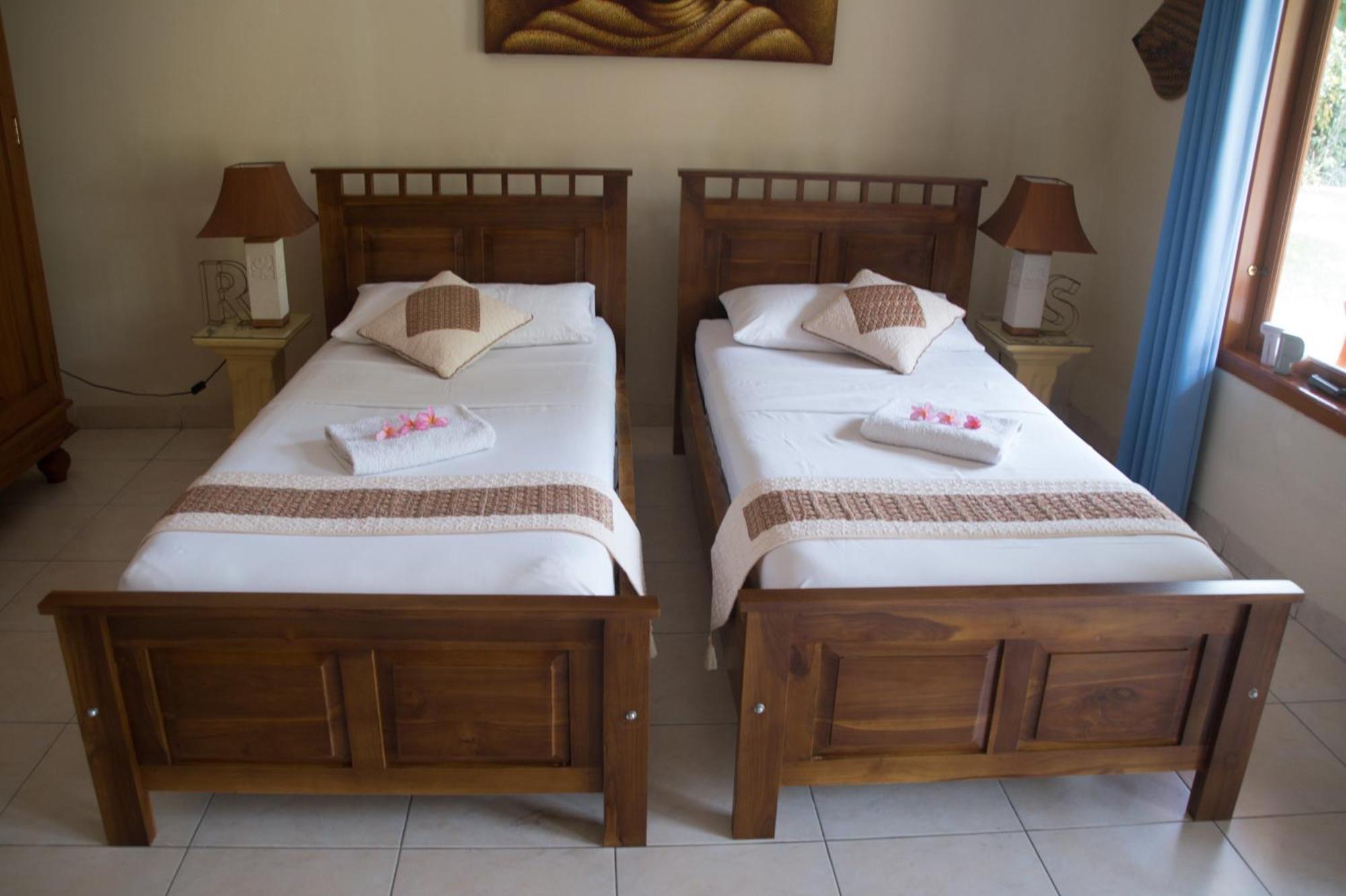 Guesthouse Rumah Senang Kalibaru Extérieur photo