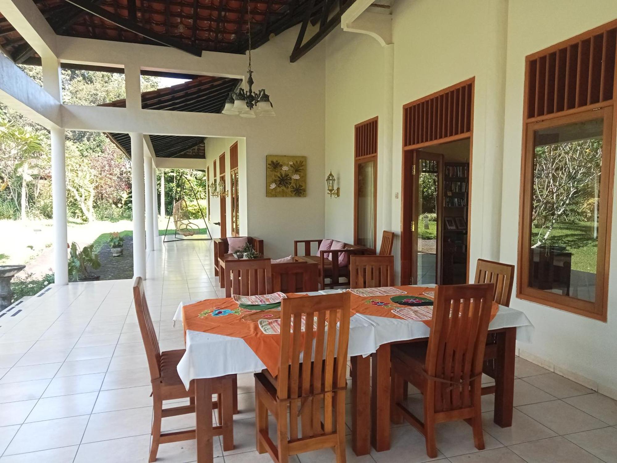 Guesthouse Rumah Senang Kalibaru Extérieur photo