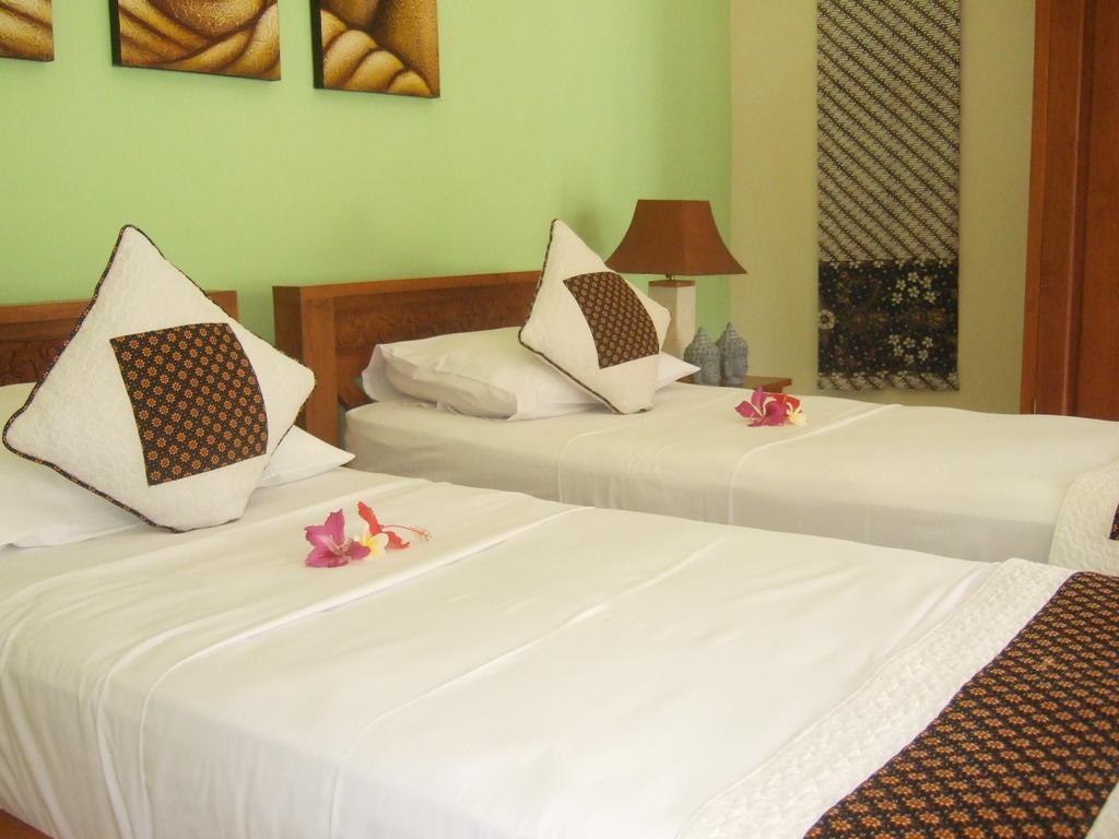 Guesthouse Rumah Senang Kalibaru Extérieur photo