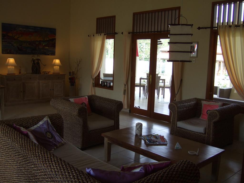 Guesthouse Rumah Senang Kalibaru Extérieur photo