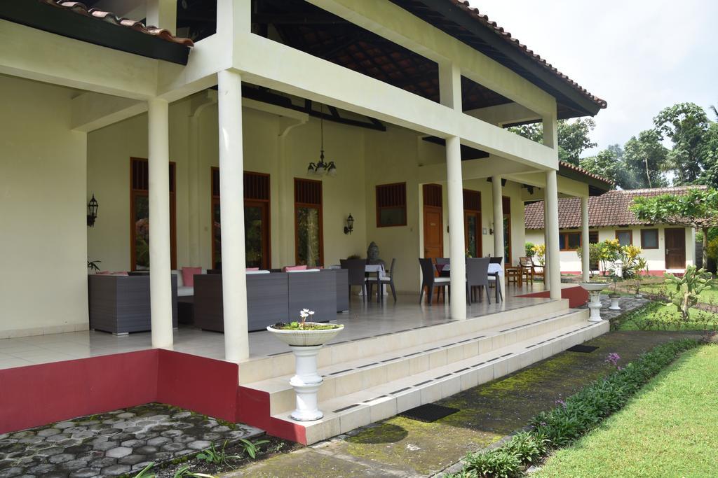Guesthouse Rumah Senang Kalibaru Extérieur photo