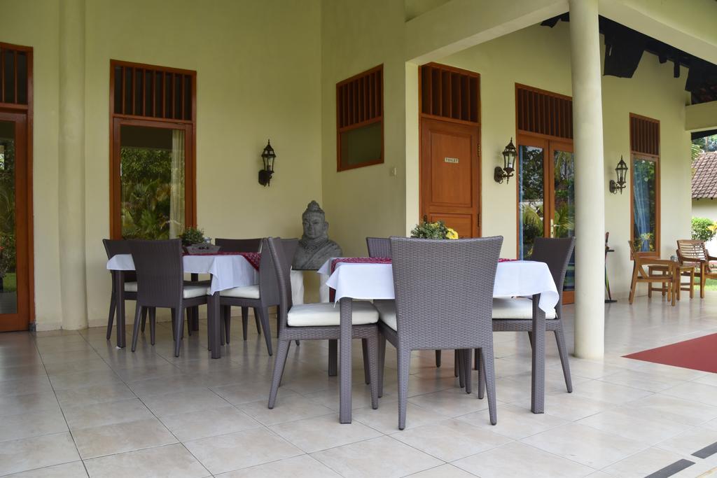 Guesthouse Rumah Senang Kalibaru Extérieur photo