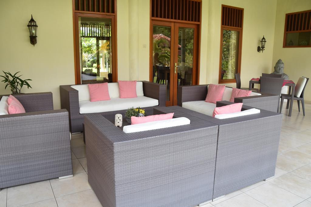 Guesthouse Rumah Senang Kalibaru Extérieur photo